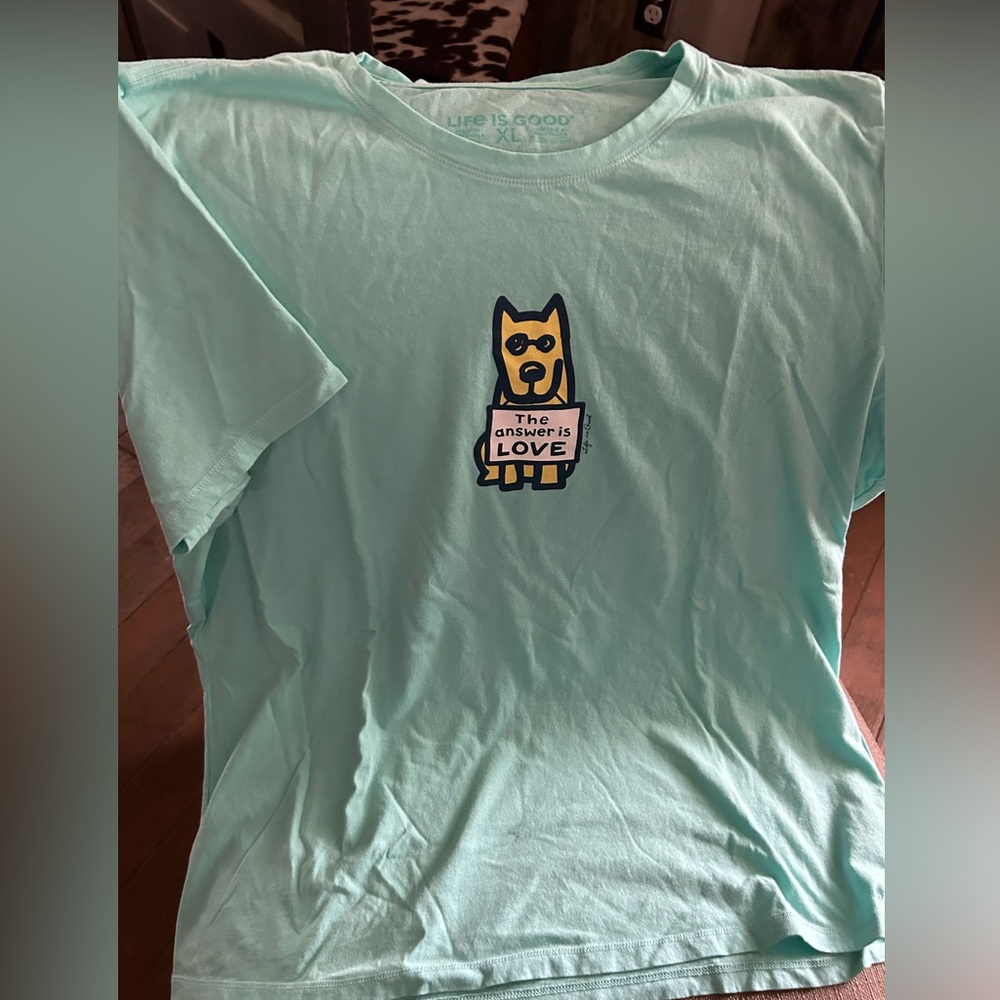 LIFE IS GOOD ladies size XL short sleeve Tshirt / THE ANSWER IS LOVE